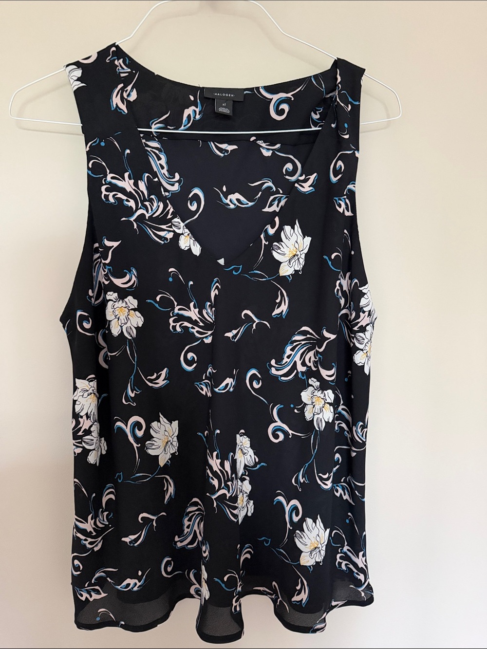 Halogen Black Floral V-Neck Sleeveless Top